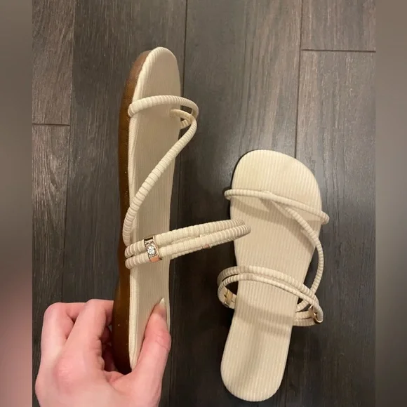 Sandals - Picture 2 of 3